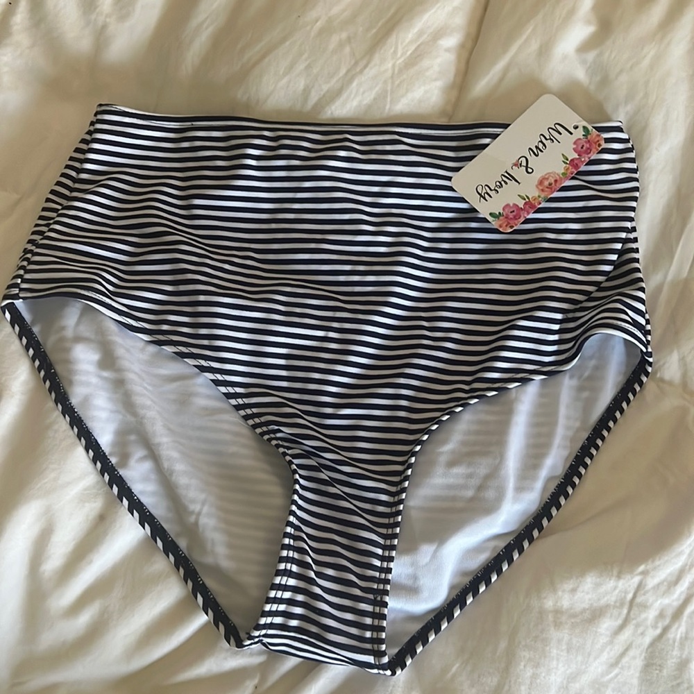NWT high waisted swim bottom